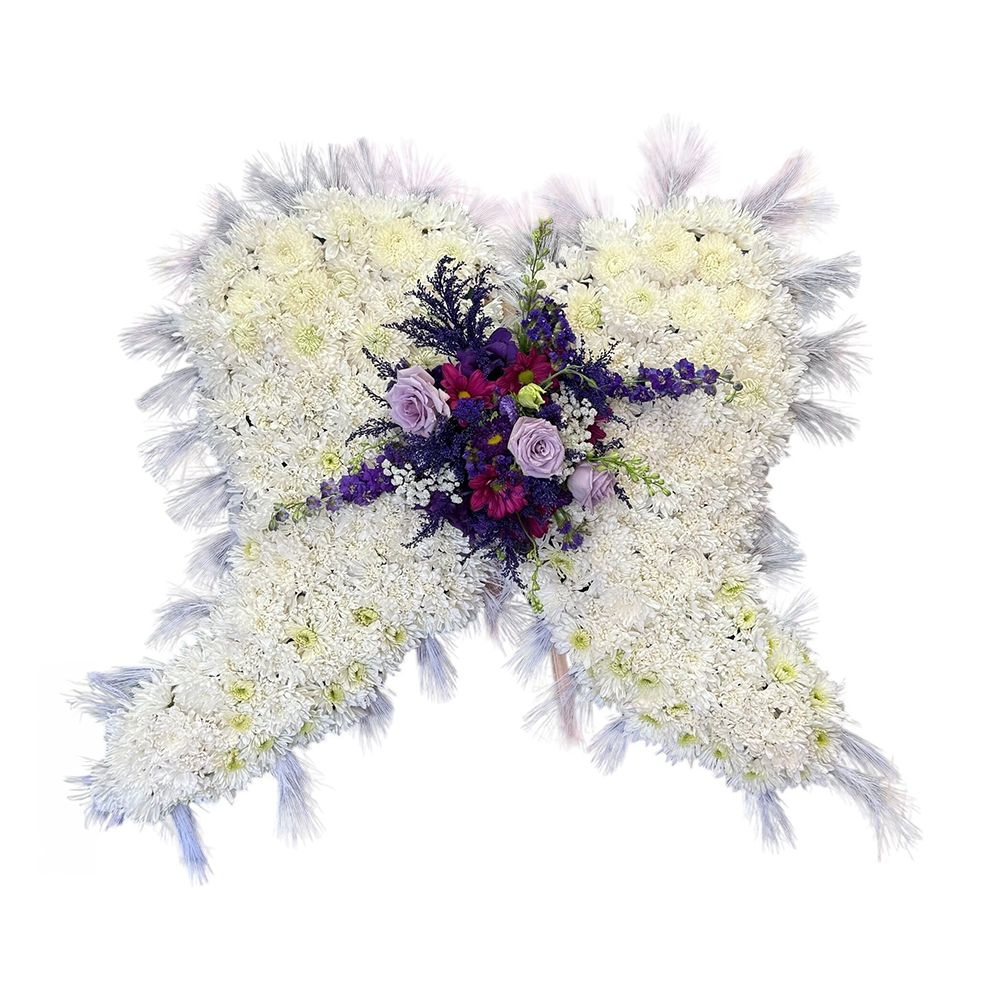 🌟 Arreglo Floral de Alas de Ángel con Flores Blancas y Tonos Morados 🌟